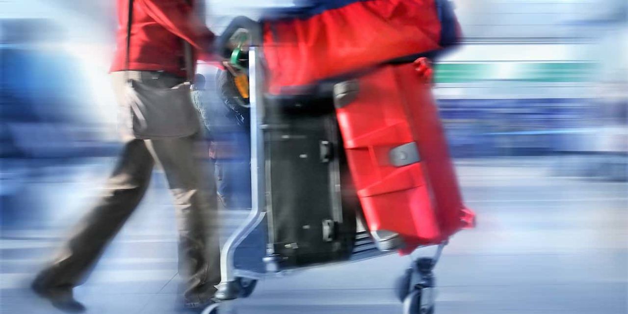 Cobrança de bagagem despachada: como pagar menos?