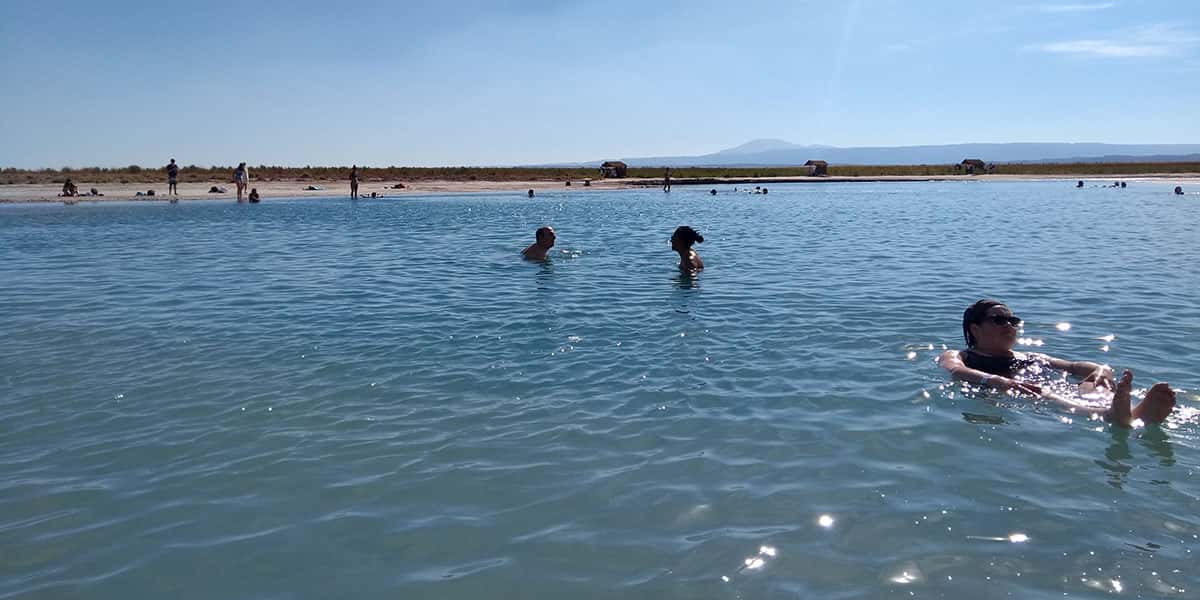 Laguna Cejar; Piedra, Passeio a Laguna Cejar, pessoas nadando