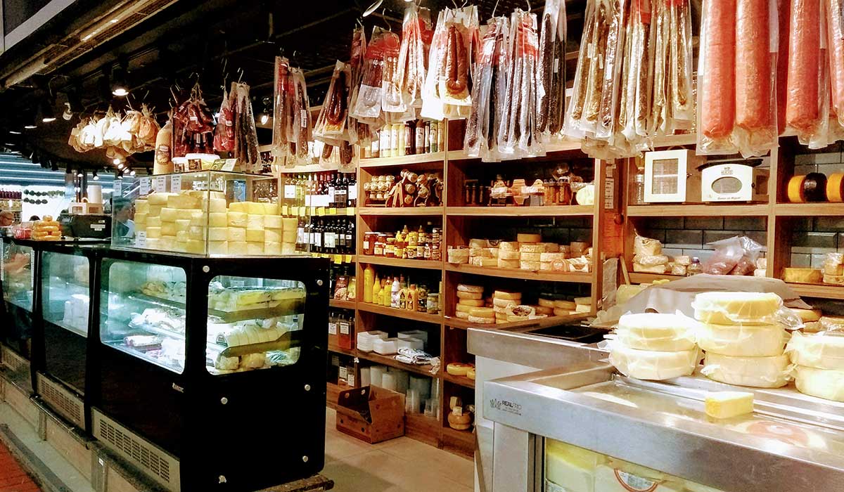 mercado-central-salames-e-queijos-foto patricia lamounier