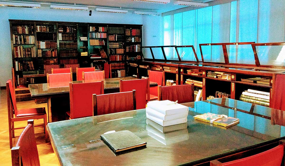Biblioteca Publica Estadual, biblioteca da Praça, coleções especiais, foto patricia lamounier